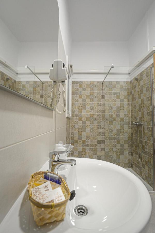Hotel Bennington La Marina Luaran gambar